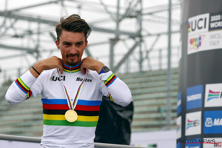 Alaphilippe aan Lefevere: "Ik hoor dat je alles op Remco gaat zetten, maar ik ga heel mijn leven bij u blijven, hé"