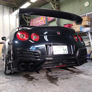 NISSAN GT-R R35