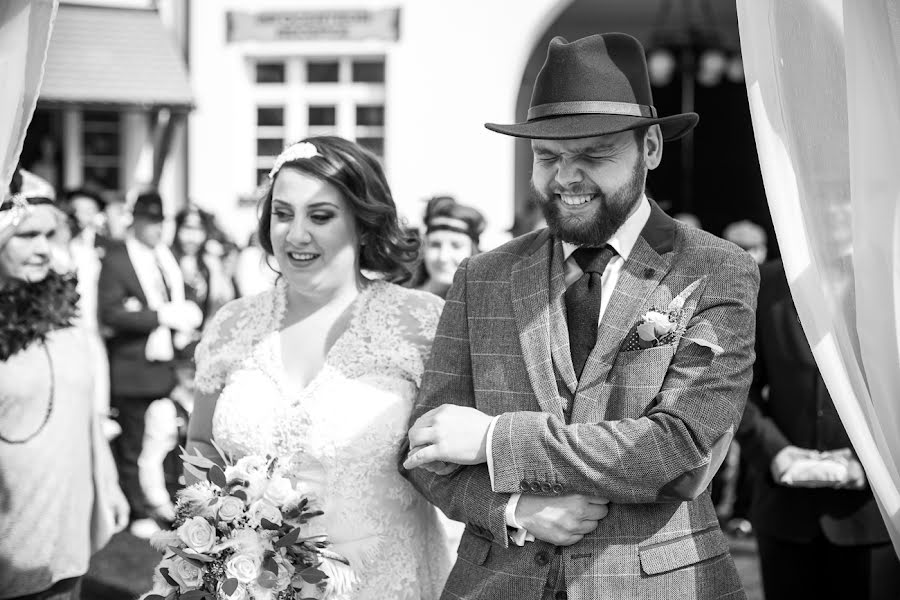 Nhiếp ảnh gia ảnh cưới Kateřina Samková (samkov). Ảnh của 19 tháng 6 2020