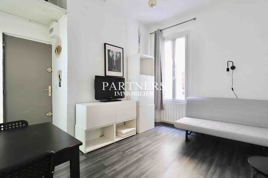 Location meublée appartement 1 pièce 17 m² à Aix-en-Provence (13090), 580 €