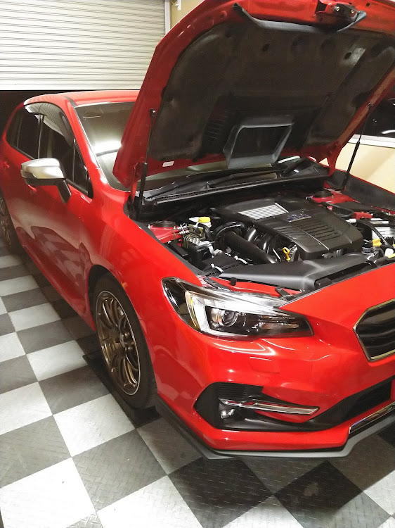レヴォーグのレアパーツ・赤レヴォーグ・STI sport・9月もよろしくお願いします。・レヴォーグ乗りと仲良くなりたいに関するカスタム事例の投稿画像1枚目