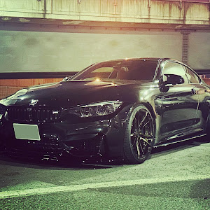 M4 クーペ F82