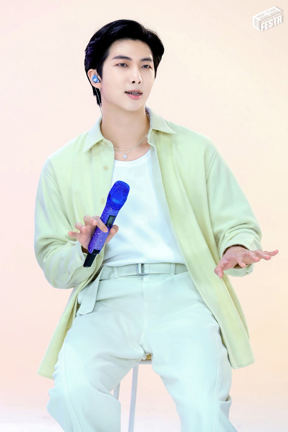 Check Out: Cha Eun-woo Looks Dapper In A Green Shirt-Coat And