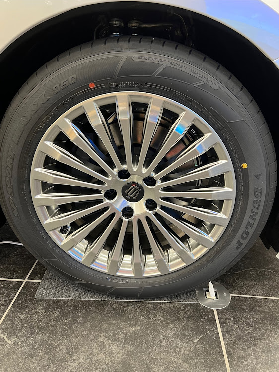 ランドクルーザープラドの黄砂で車汚すぎ・バリアスコート・150プラド後期とコラボ・ブレーキパッド交換・サンタクロース🎅に関するカスタム事例の投稿画像14枚目