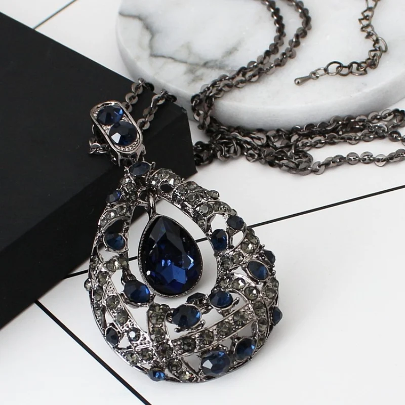 Pendentif coréen, accessoire polyvalent, ornement chaîne de pull. S'accorde avec toutes vos tenues pour un style impeccable et une touche d'originalité.