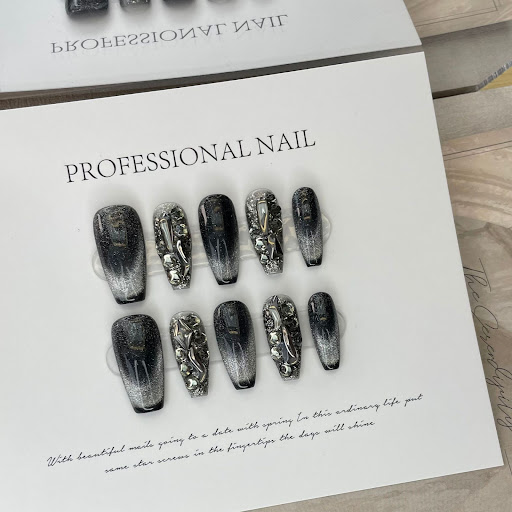 Title 4, Cats Eye Fake Nails Hand-worn Armor White Dark...