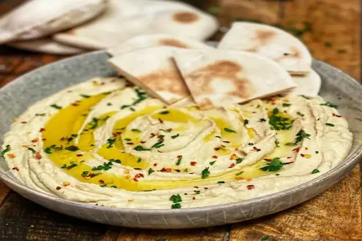 Hummus With Pita Bread