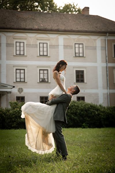 Photographe de mariage Áron Stemler (mangofoto). Photo du 4 février 2023