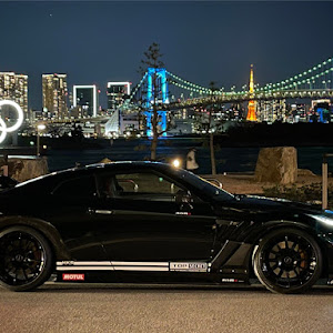 NISSAN GT-R