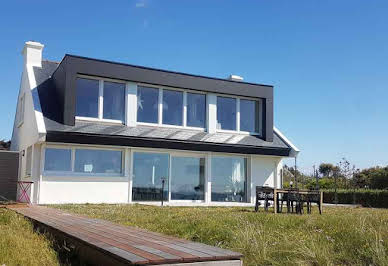 Seaside house with garden 4