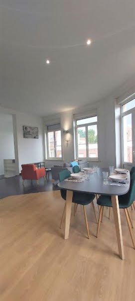 Location meublée appartement 4 pièces 125 m² à Tourcoing (59200), 475 €