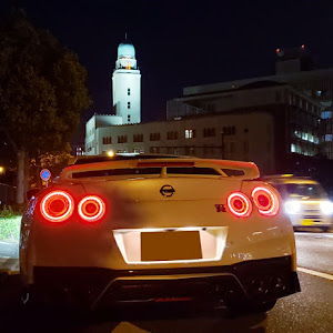 NISSAN GT-R