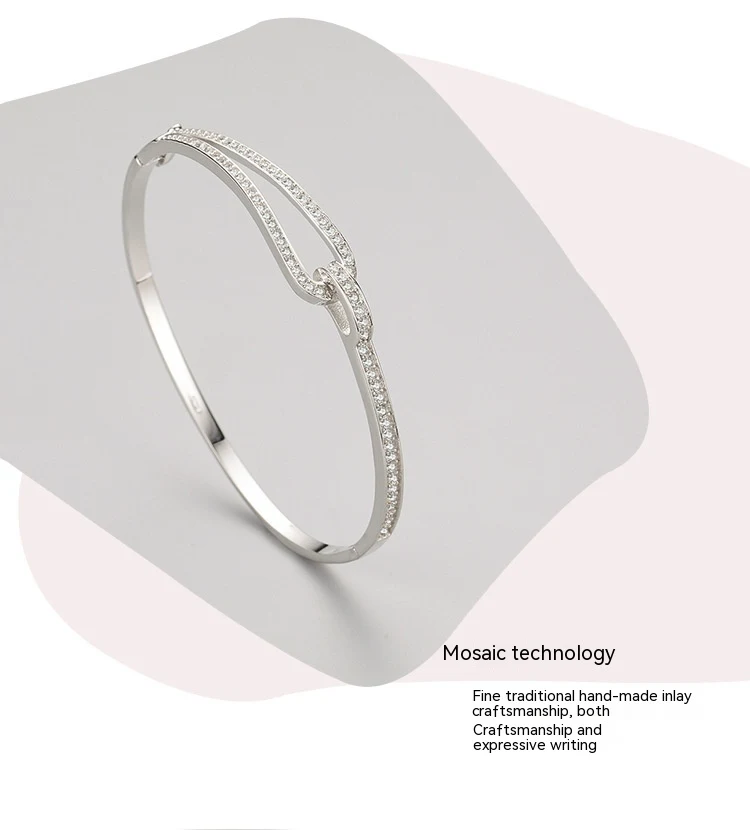 S925 Sterling Zilveren Armband met Diamanten, geometrisch design. Een tijdloos sieraad dat elegantie en stijl toevoegt aan uw outfit.