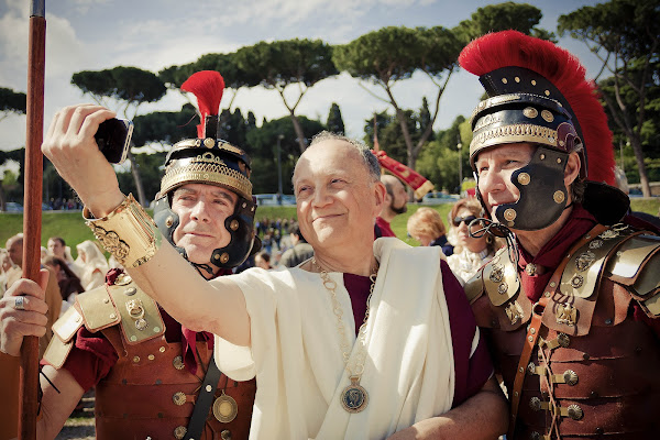 Un selfie di 2000 anni fa! di Alessandro Mangione