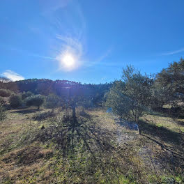 terrain à Cuges-les-Pins (13)