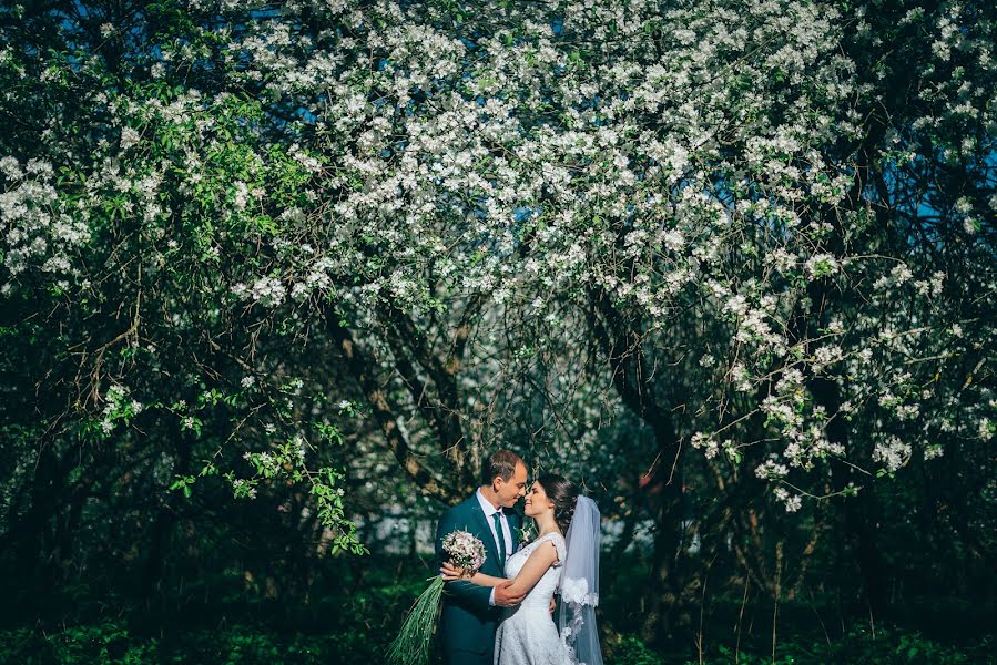 Wedding photographer Karen Uzunyan (klaatu). Photo of 15 May 2016