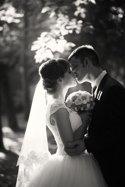 Bryllupsfotograf Oksana Kireeva (kireevaoks). Bilde av 25 september 2015