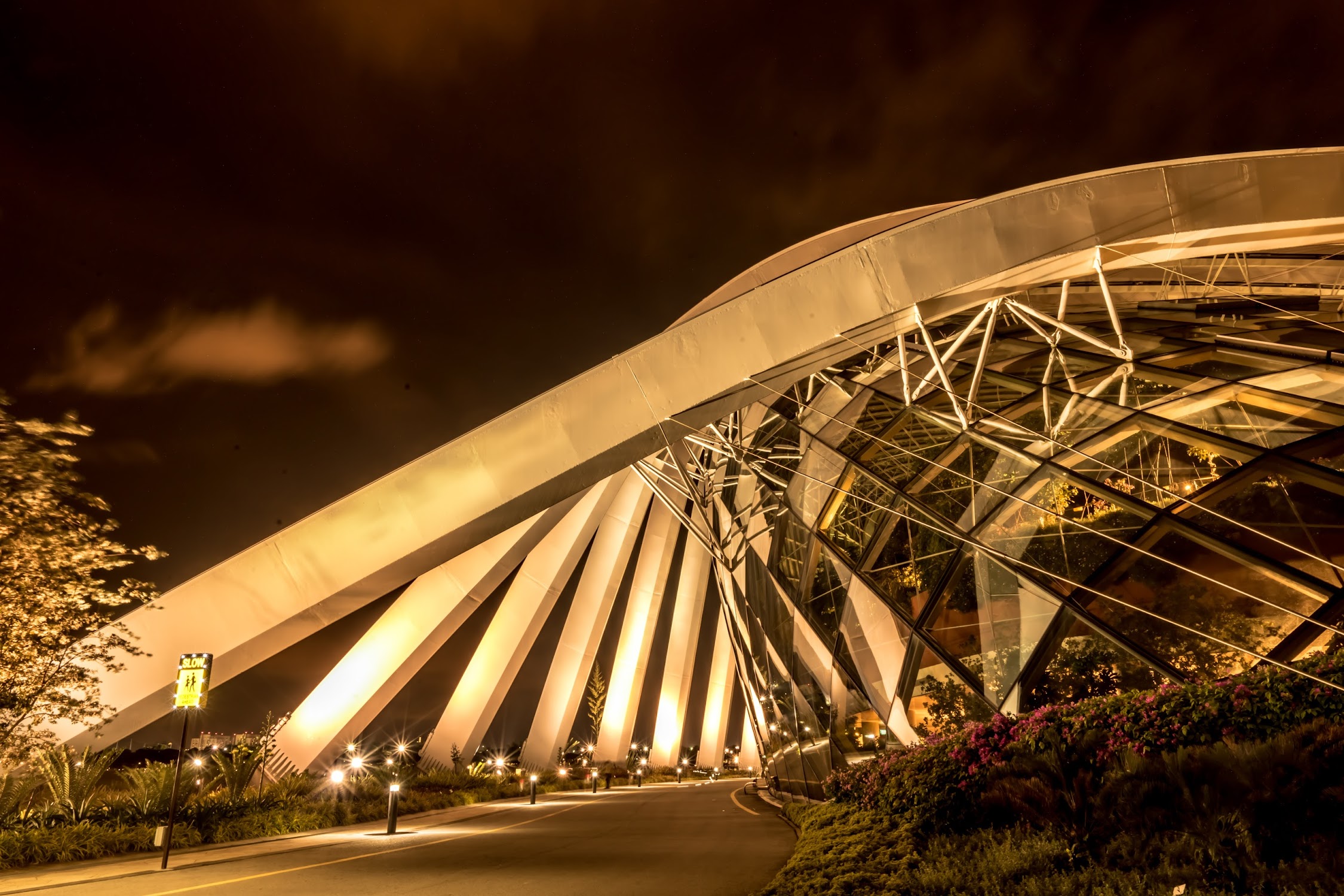 Gardens by the Bay Flower Dome night view1