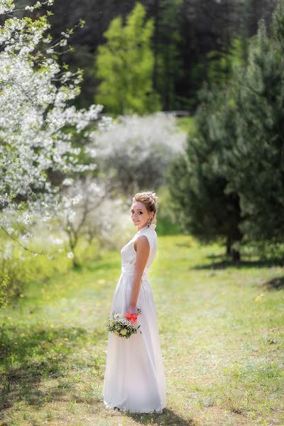 Wedding photographer Bazhena Biryukova (bazhenabirukova). Photo of 16 May 2019