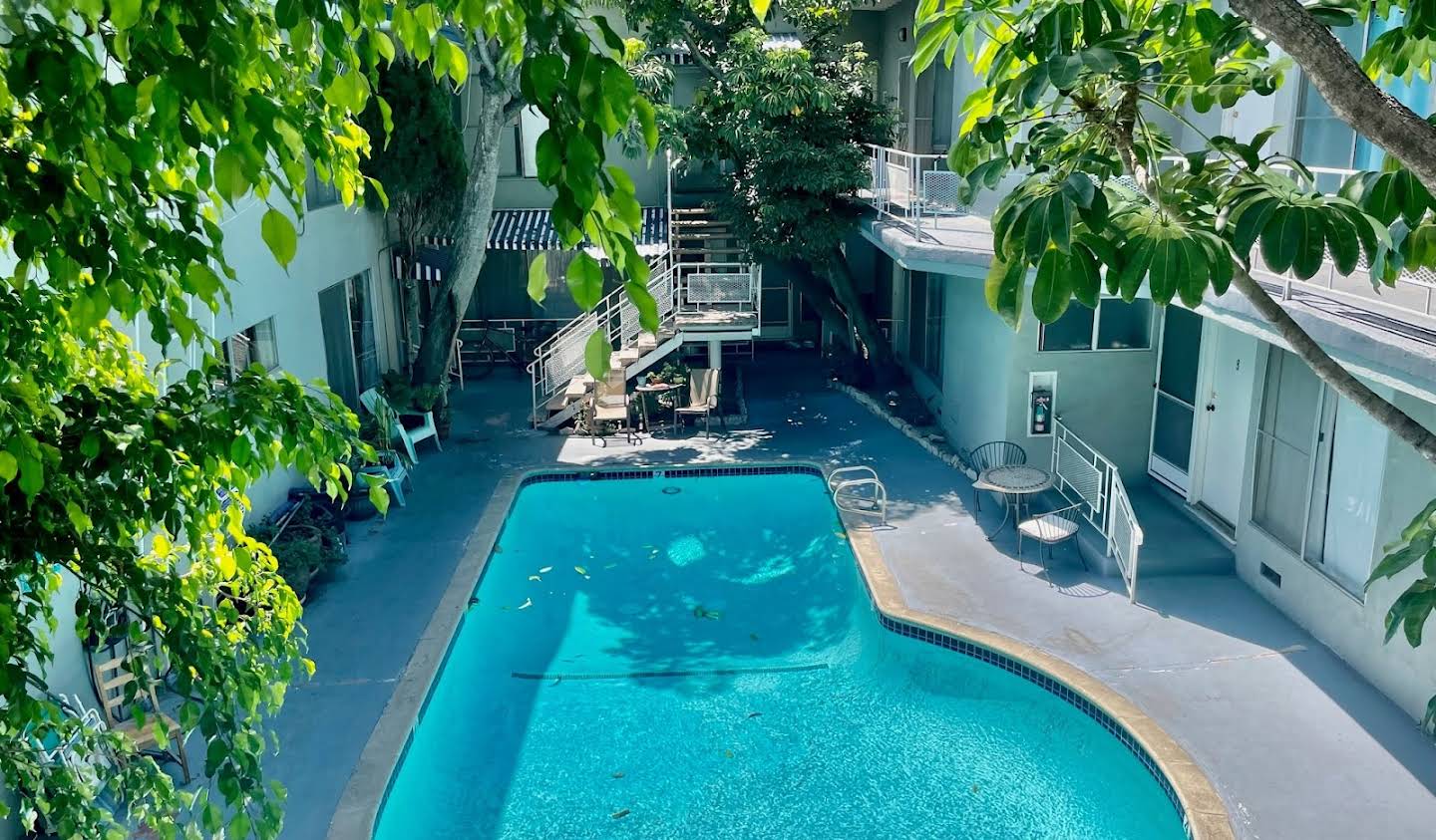 Apartment with pool West Hollywood