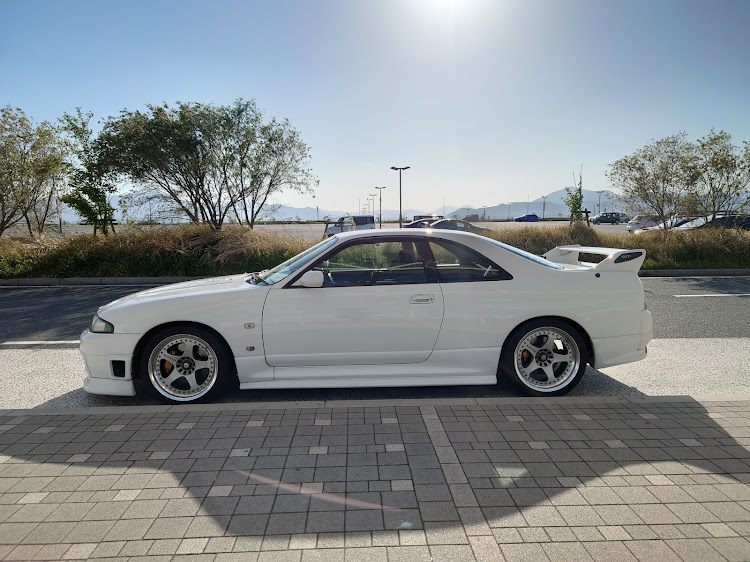 スカイライン GT-Rの北九州空港・コロナが早く終息しますようにに関するカスタム事例の投稿画像1枚目