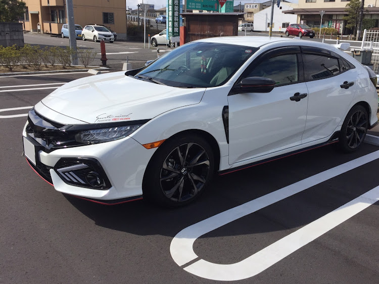 シビックのシビックハッチバック・fk7・シビック・無限・無限MUGENに関するカスタム事例の投稿画像4枚目