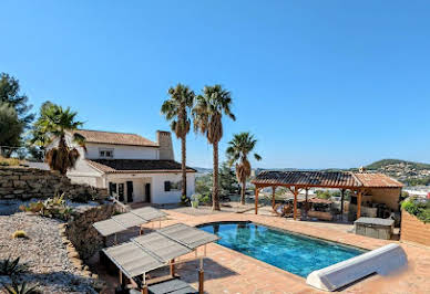 Villa with pool and terrace 11