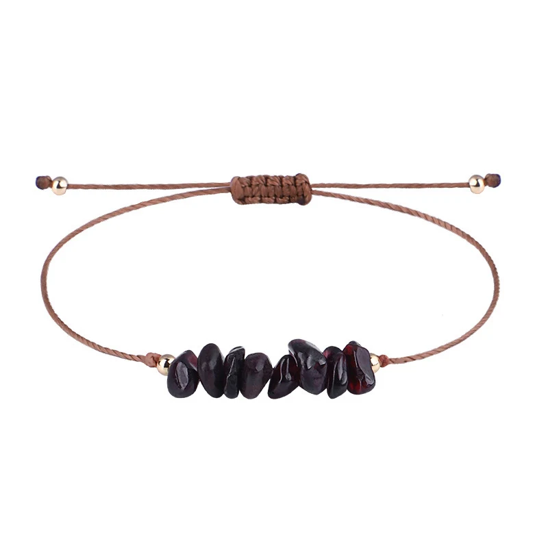 Armband met onregelmatige ruwe stenen en geweven gewaxte draad, Boho stijl, natuurlijke elegantie, verstelbaar.