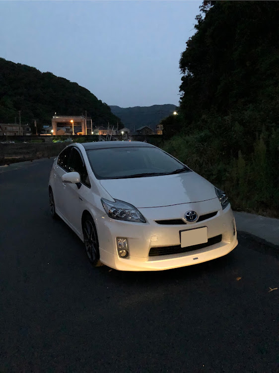 プリウスのぷりぷり@黄色中隊さんが投稿したカスタム事例の投稿画像1枚目