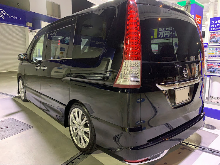 セレナの寒い・洗車・ガソスタは盛れるに関するカスタム事例の投稿画像2枚目