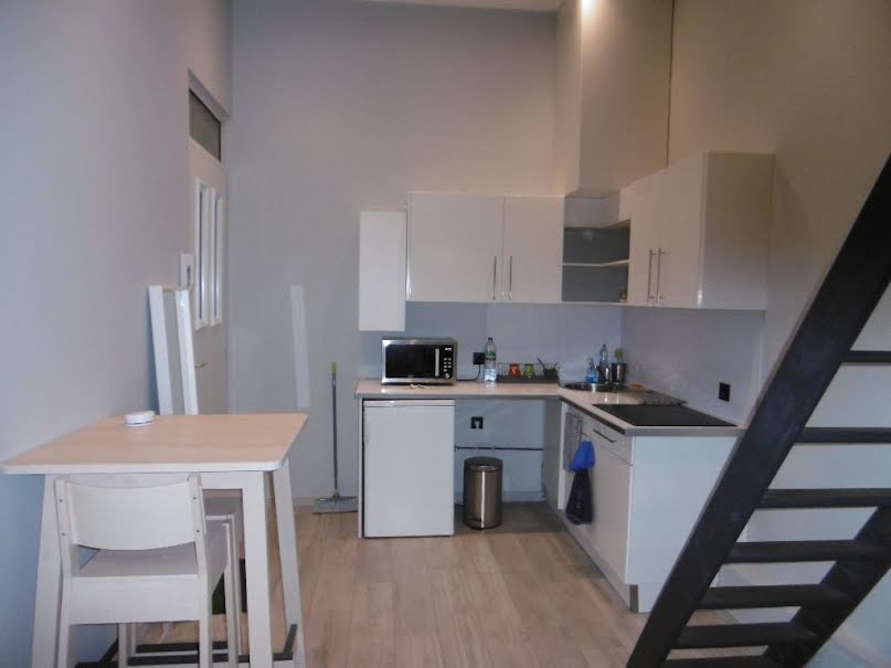 Location meublée appartement 2 pièces 21 m² à Reims (51100), 545 €