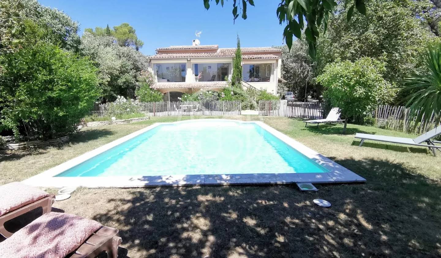 House with pool Nimes