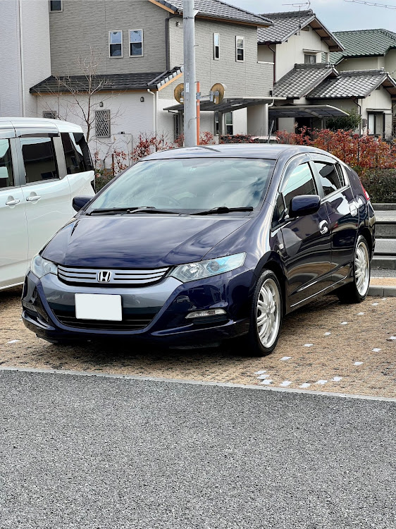 インサイトの低いようで低くない純正車高・2023年もよろしくお願いします・新年のご挨拶に関するカスタム事例の投稿画像1枚目