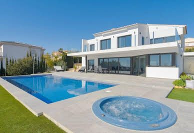 Villa with pool and terrace 11