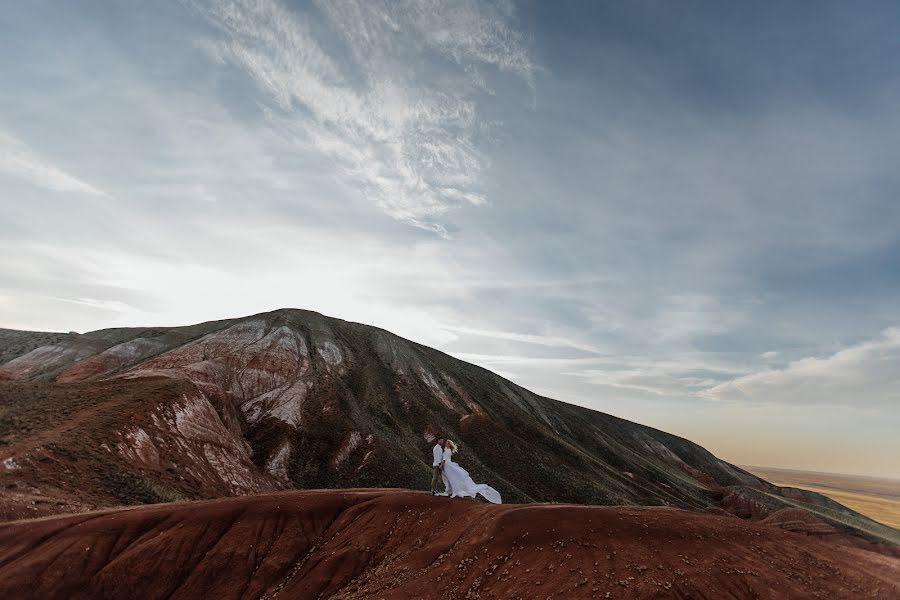 結婚式の写真家Marina Bondarenko (id88581341)。2021 10月14日の写真