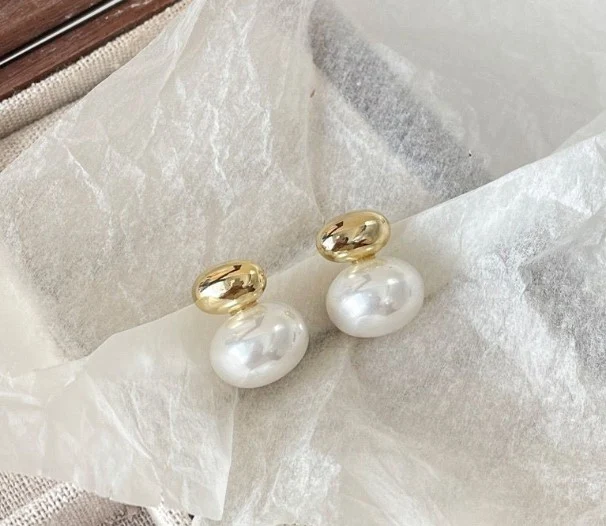 Orecchini ovali con perle Fornitura diretta di fabbrica Design francese femminile di tendenza Gioielli di alta classe