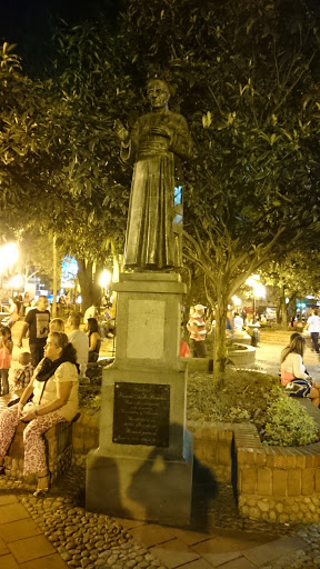 Estatua A Ramon Arcila R.