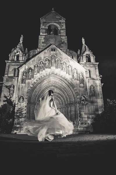 Wedding photographer Tibor Erdősi (erdositibor). Photo of 19 May 2015