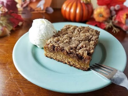 Pumpkin Spice Crumb Cake