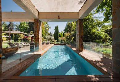 Maison avec jardin et terrasse 1