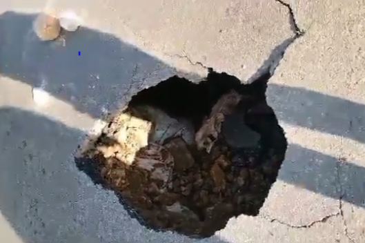 The large sinkhole blamed on illegal mining in Roodepoort led to the closure of one lane of the road.