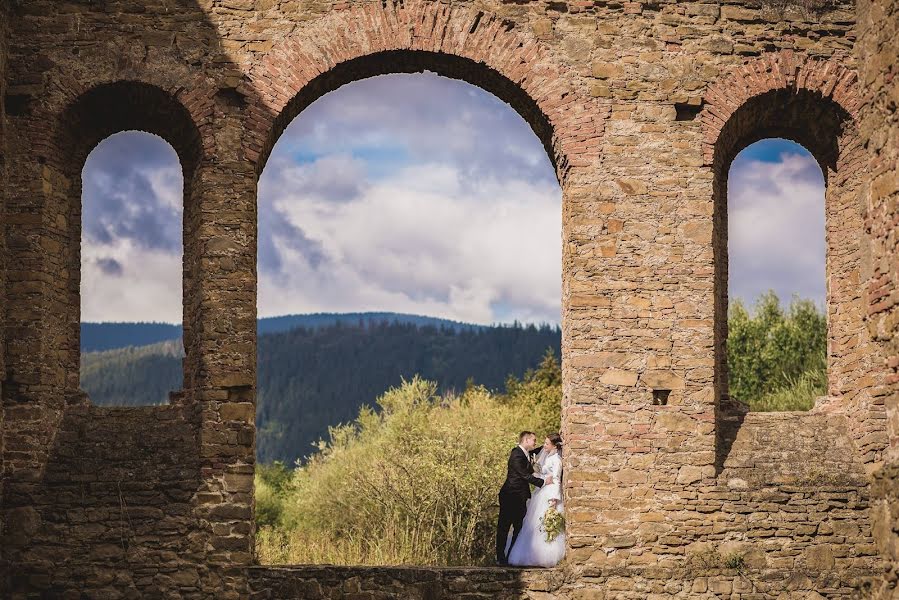 Jurufoto perkahwinan Štefan Sakala (sakalafoto). Foto pada 10 April 2019