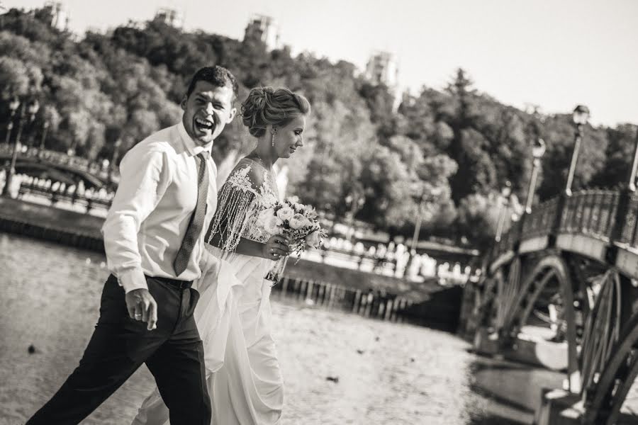 Fotografo di matrimoni Denis Ganenko (finix). Foto del 3 giugno 2019