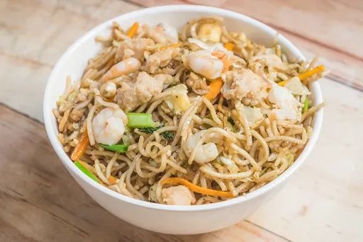 Mixed Hakka Chowmein