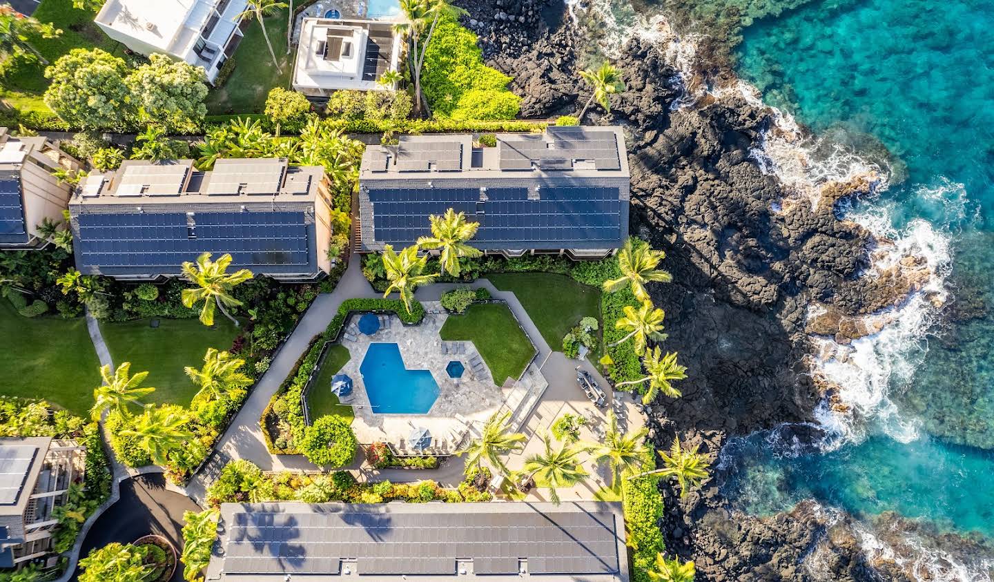 House with pool and garden Kailua-Kona