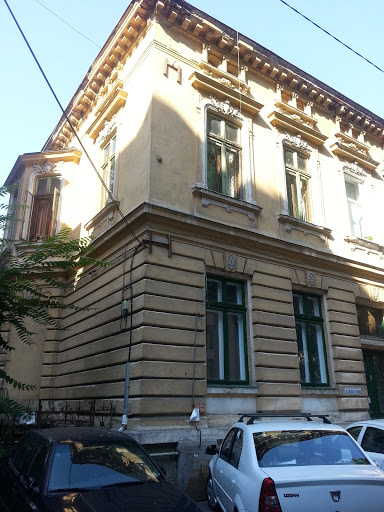 1915 Building