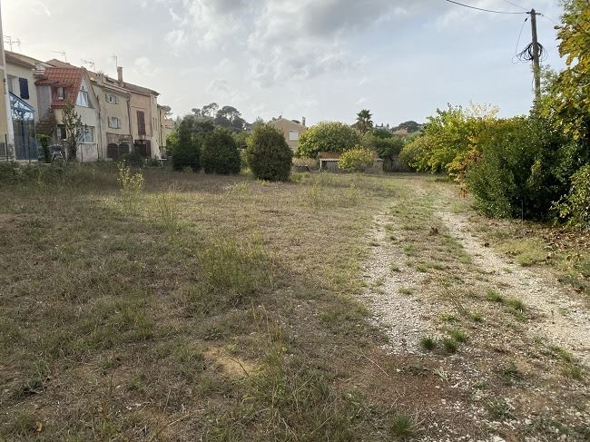 Vente terrain  450 m² à Six-Fours-les-Plages (83140), 345 000 €