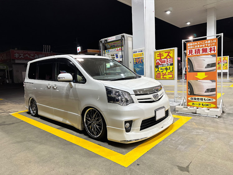 ノアの70straight line・ZRR70W・ノア・AVANZARE・ピックアップチャレンジに関するカスタム事例の投稿画像3枚目