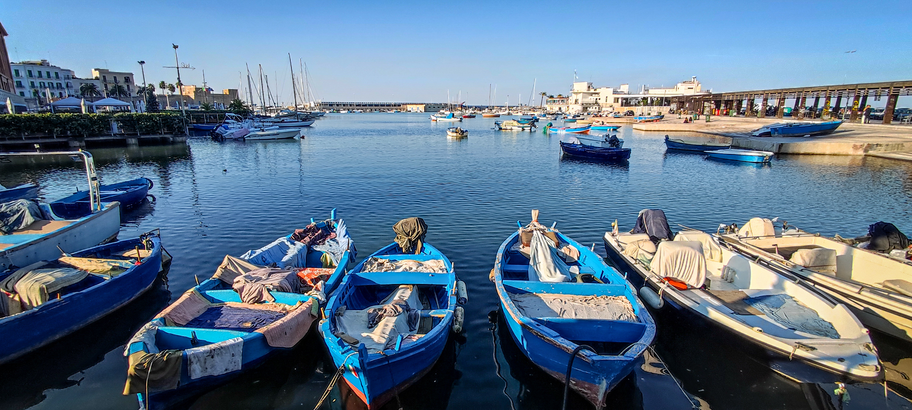 Barchette, Blu, Bari. di Chiarucciandrea