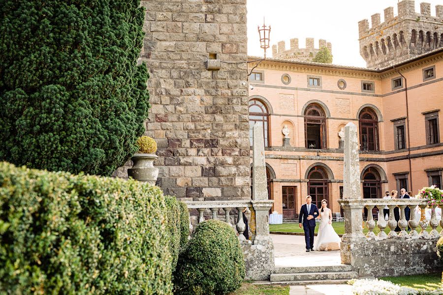 Fotógrafo de casamento Zsofia Rebicek (zsofia). Foto de 14 de abril 2022